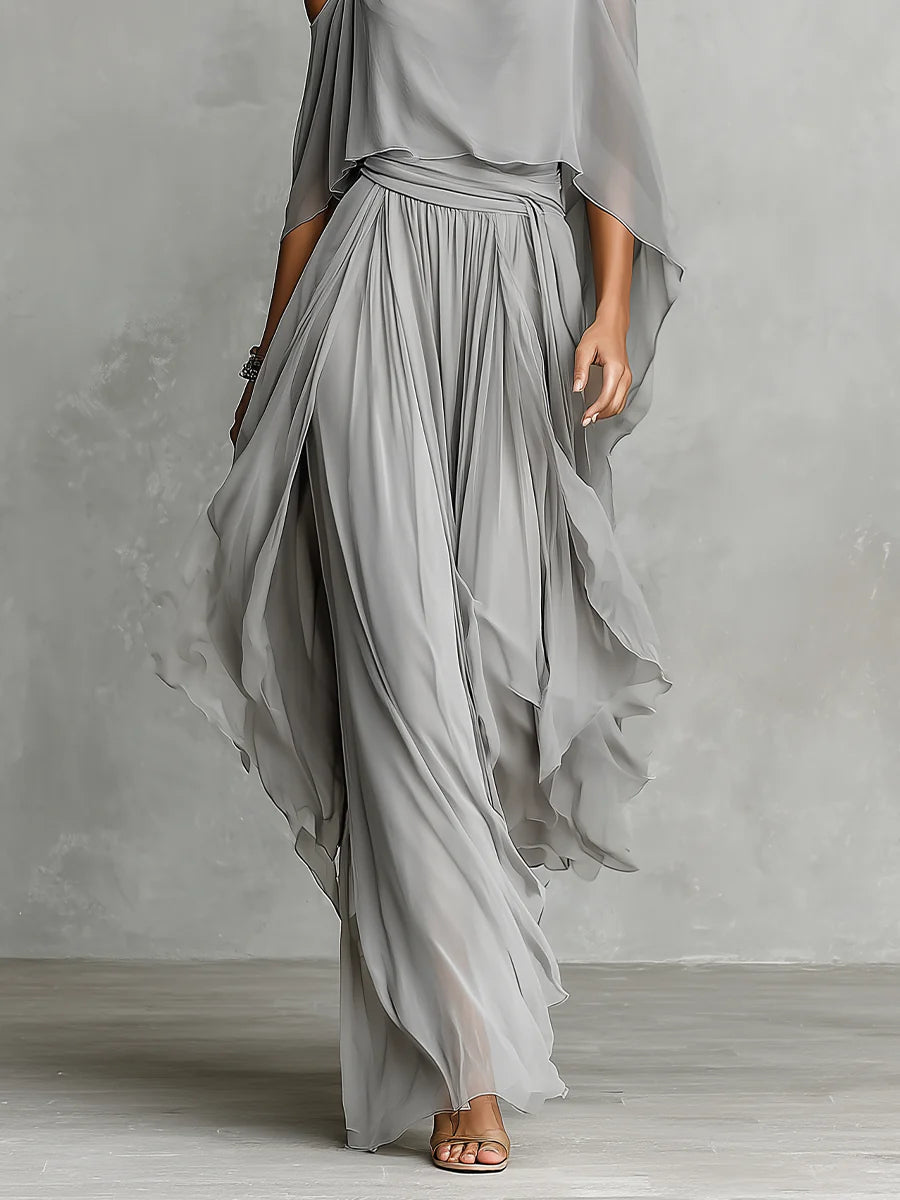 Conjunto gris de gasa con camisola vaporosa de hombros descubiertos y pantalón
