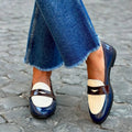 Mocassim elegante de dois tons
