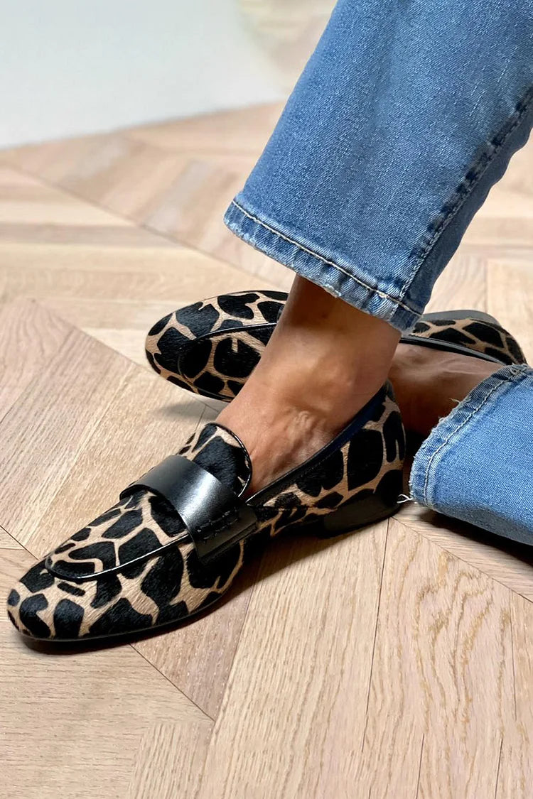 Instappers met dierenprint en elegant detail