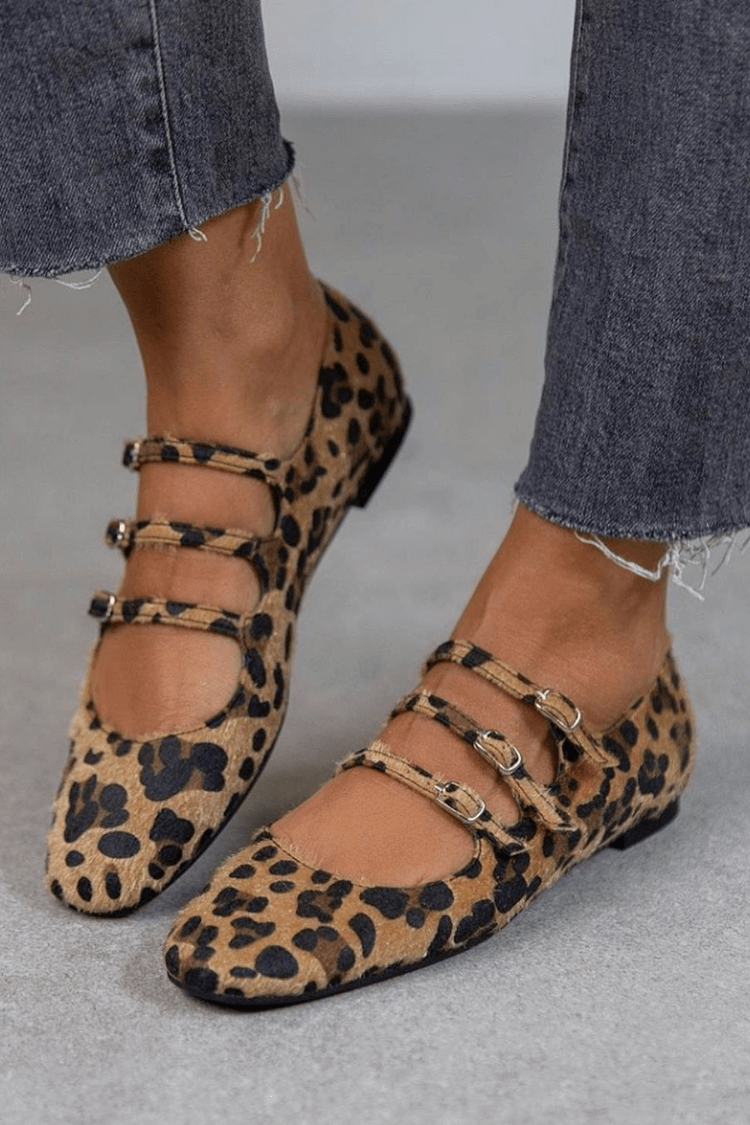 Zapatos planos con hebilla de leopardo