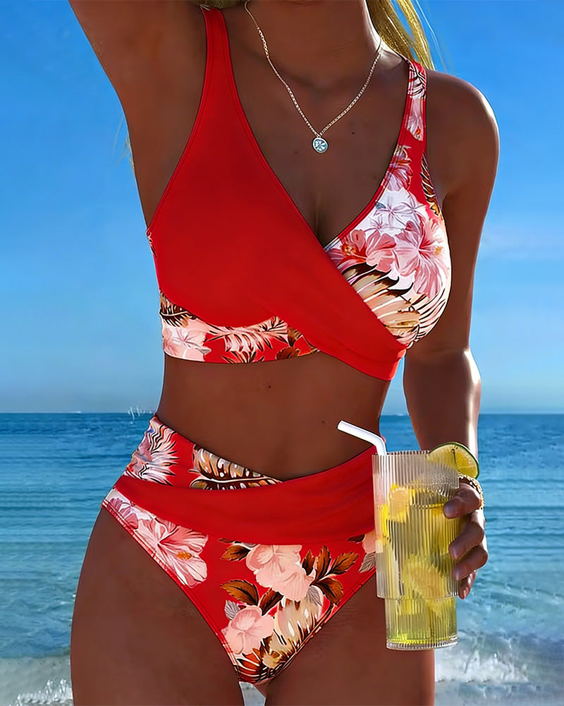 Jolina - Bikini met overslag en bloemenprint