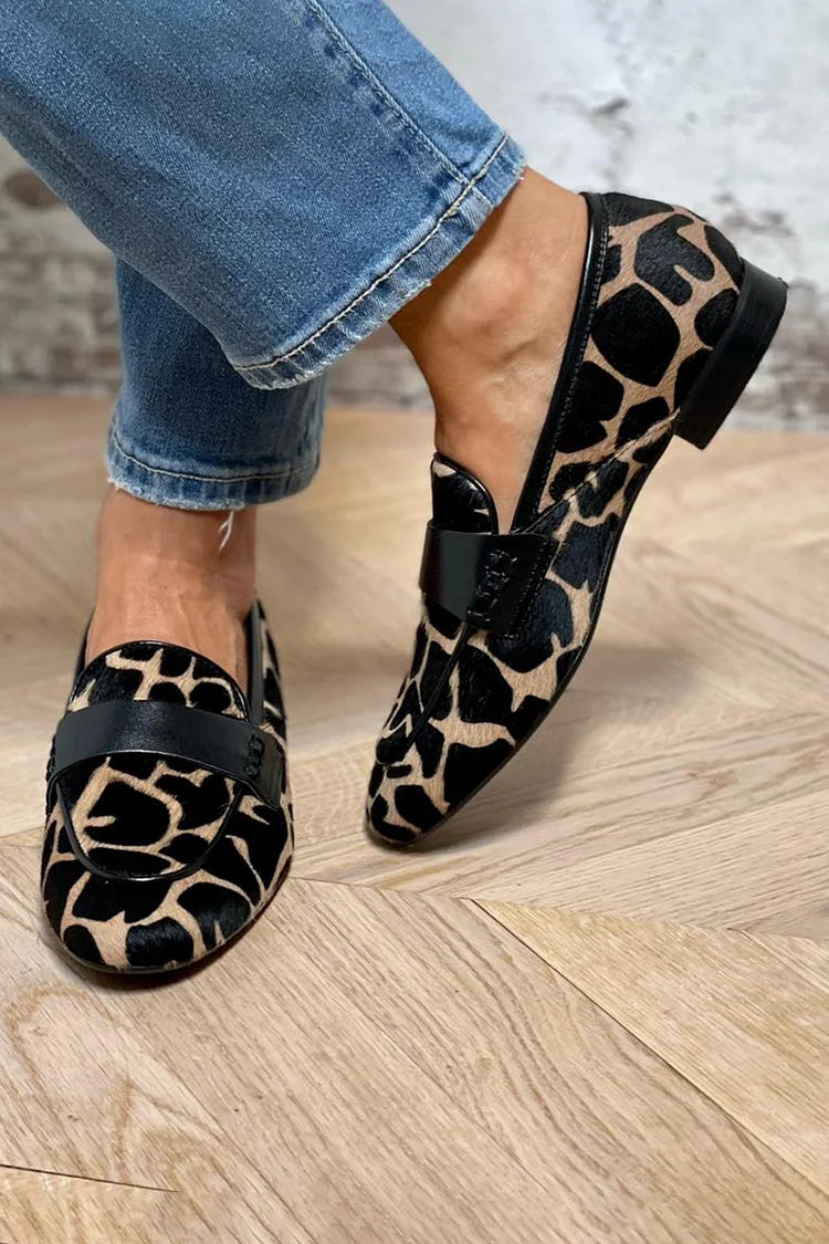 Instappers met dierenprint en elegant detail
