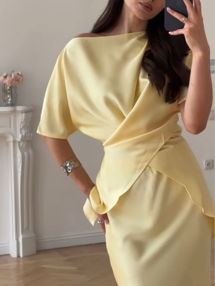 Conjunto de Top Off-Shoulder y Falda Sofia