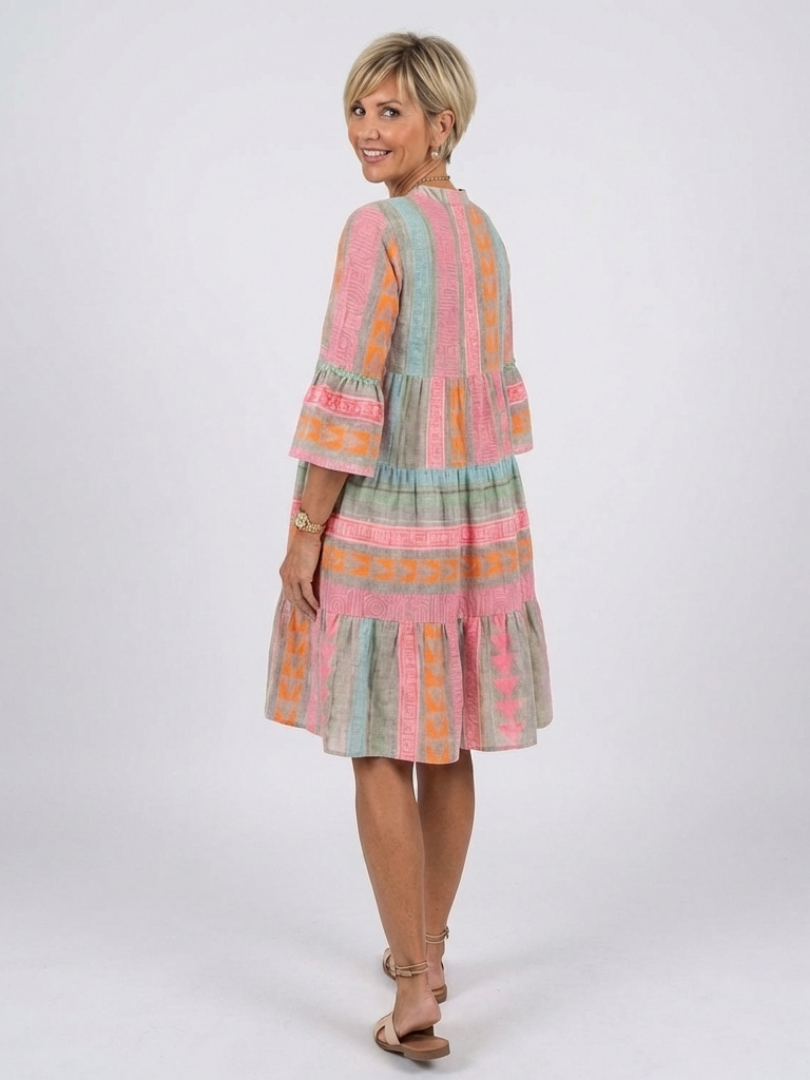 Maelle | Knielange jurk met geometrische print, V-hals en lagen