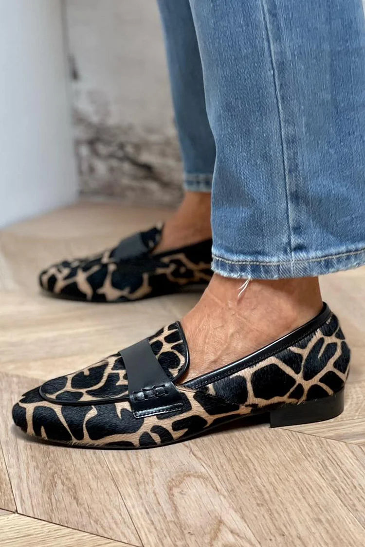 Instappers met dierenprint en elegant detail
