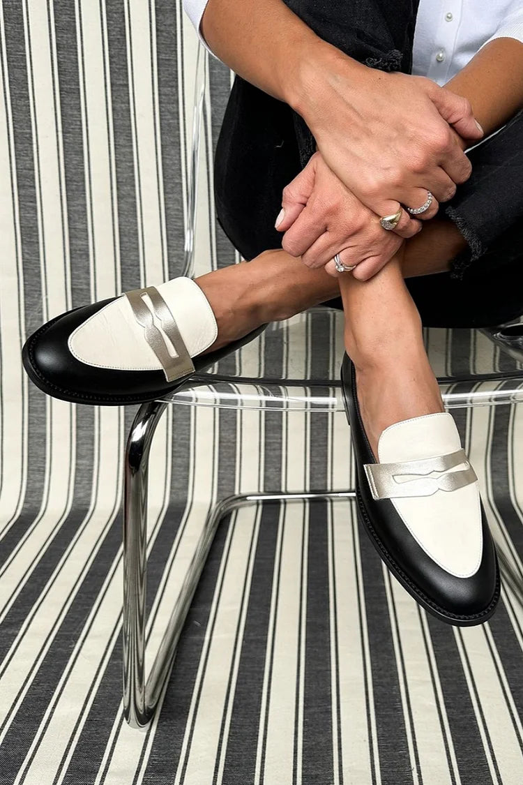 Klassieke monochrome loafers
