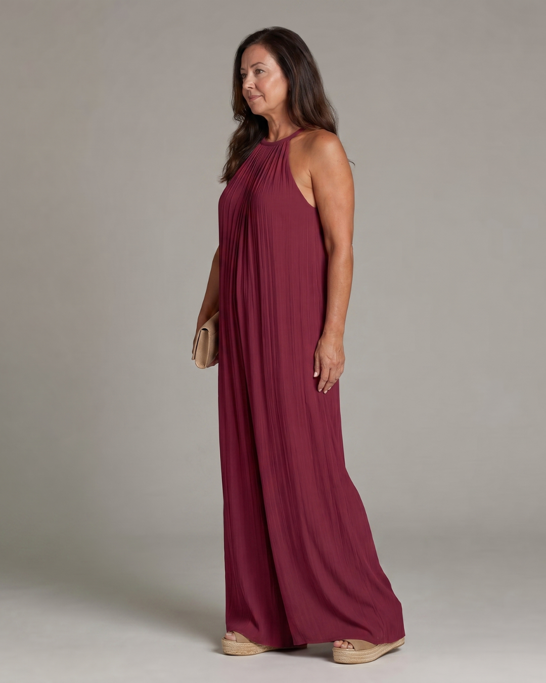 Sylvara | Mono relajado de pierna ancha con cuello halter plisado