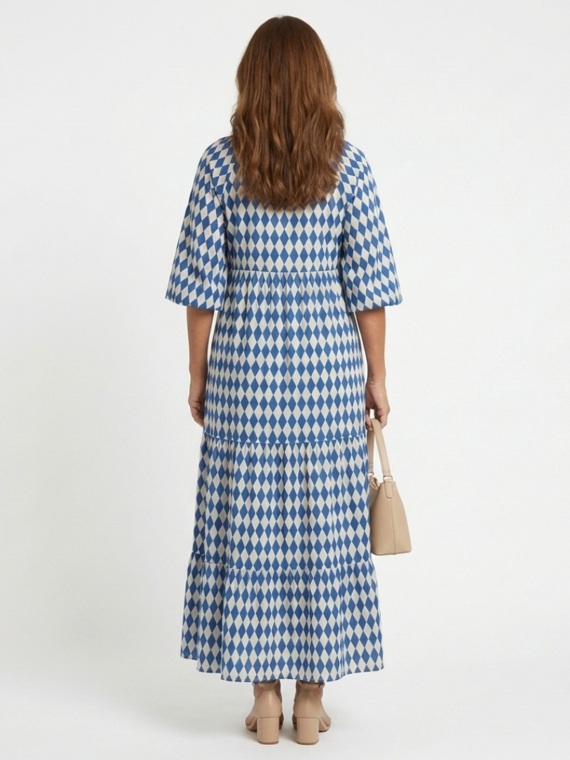 Elodie | Vestido midi con estampado de diamantes y capas