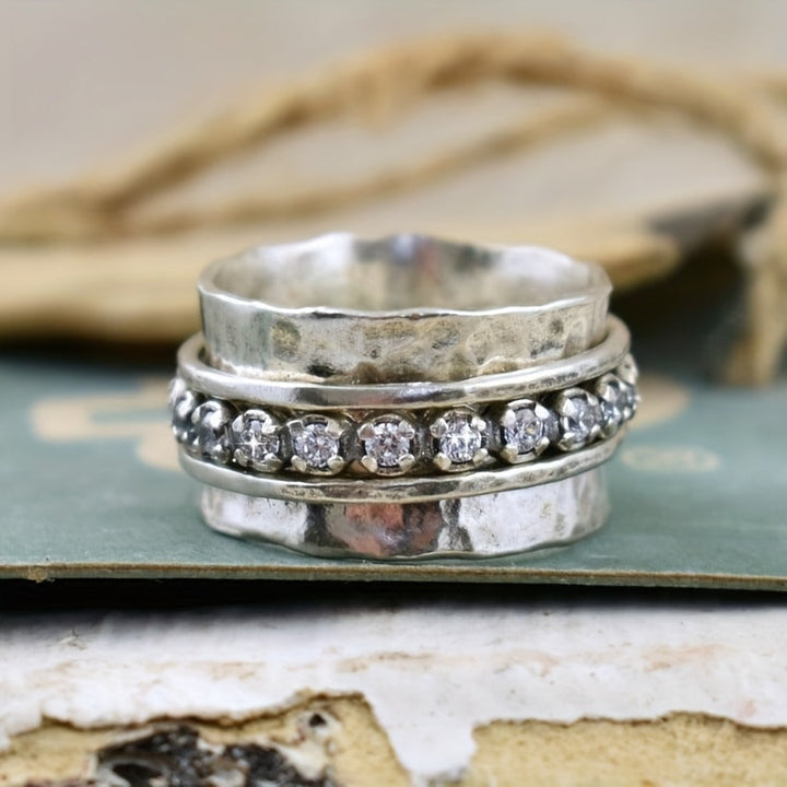 Vintage Hammered Faux Zirconia Spinner Band Ring
