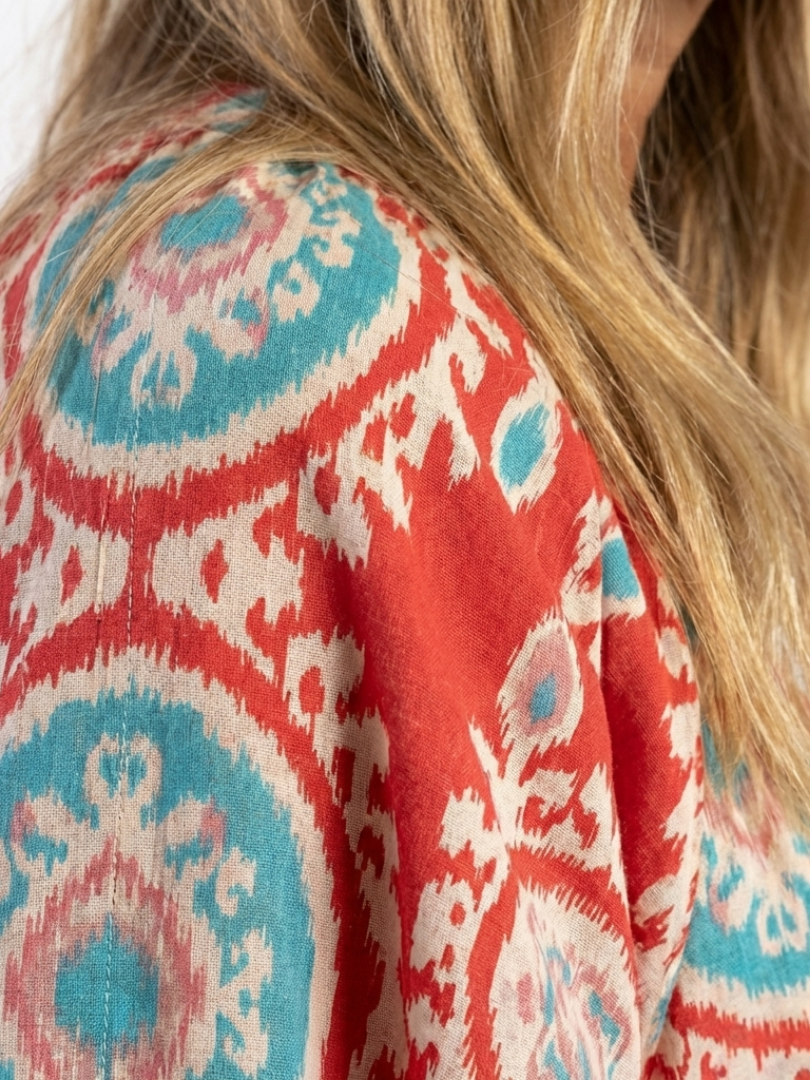 Zaria | Vestido midi de manga corta con estampado paisley y escote en V