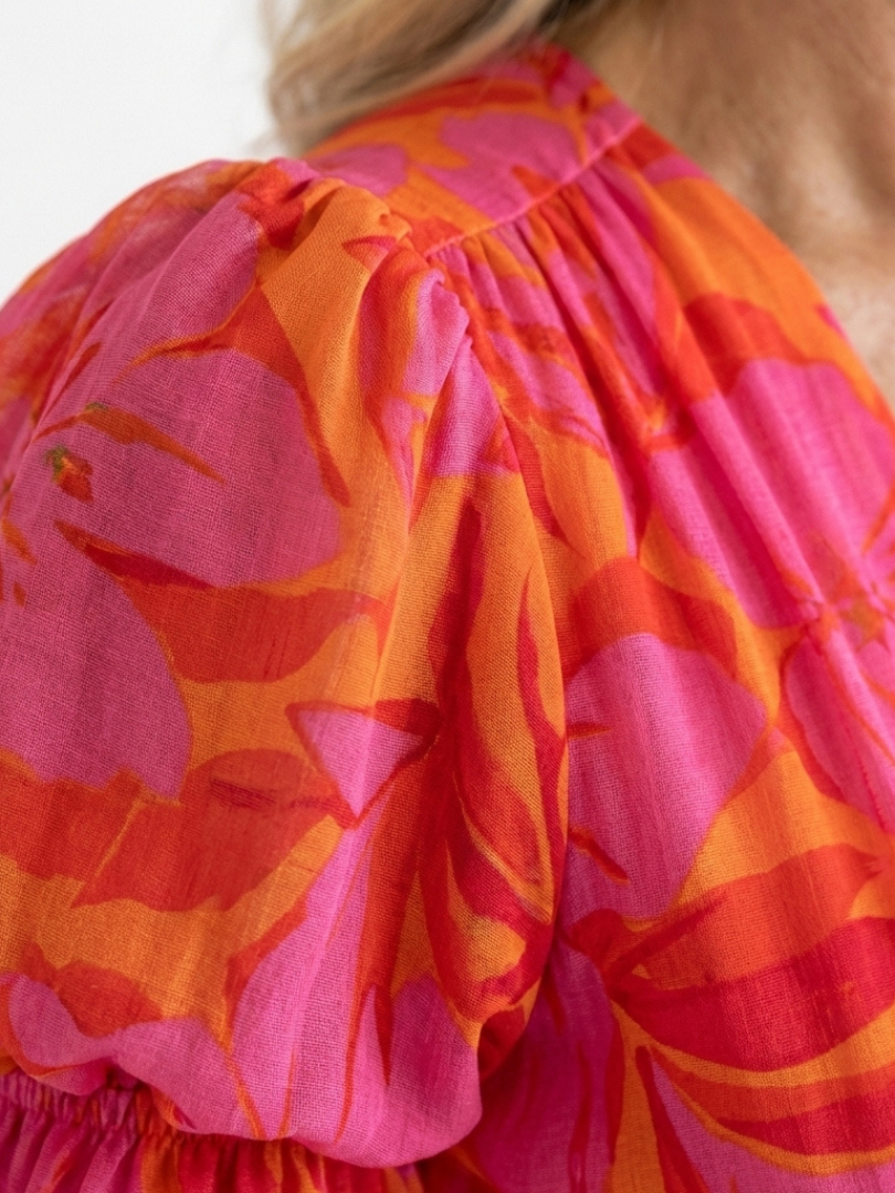 Willow | Vestido midi floral con escote en V y mangas abullonadas