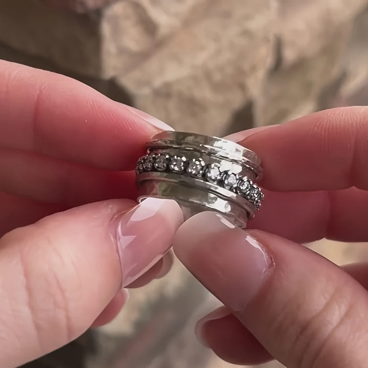 Vintage Hammered Faux Zirconia Spinner Band Ring
