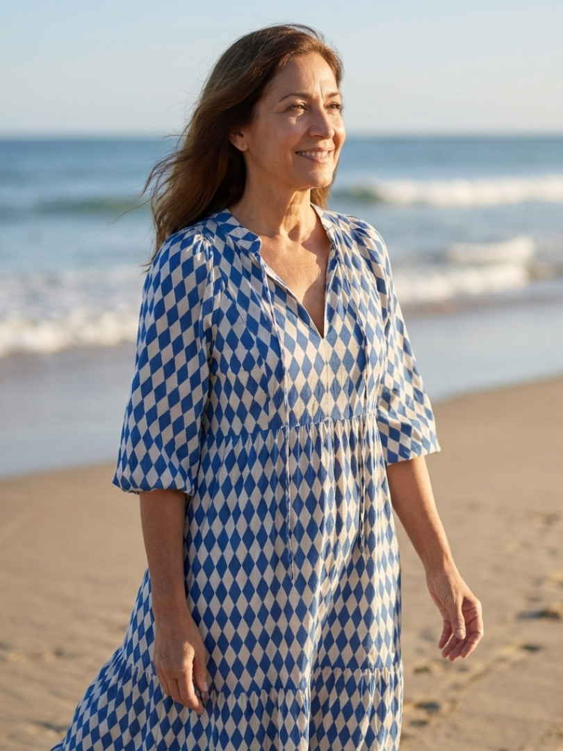 Elodie | Vestido midi con estampado de diamantes y capas