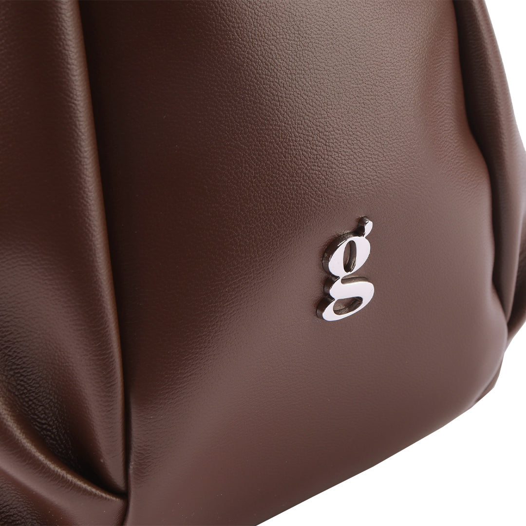 Chara | Croissant-shaped leather sling bag