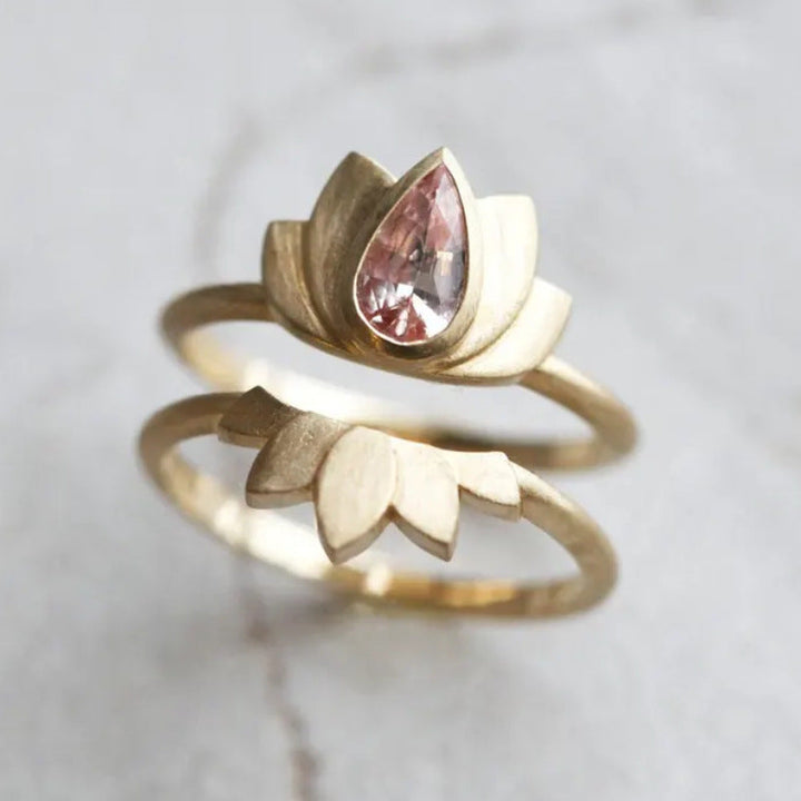 Elegant Vintage Pink Zirconia Inlay Lotus Flower Ring Set