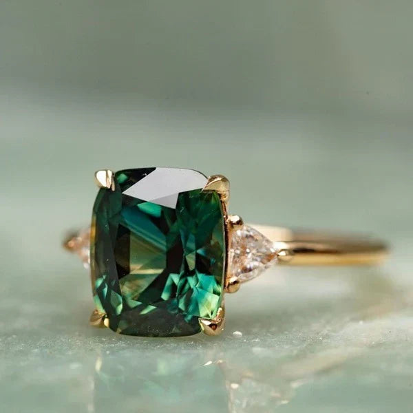 Vintage-Inspired Green Gemstone Gold Ring