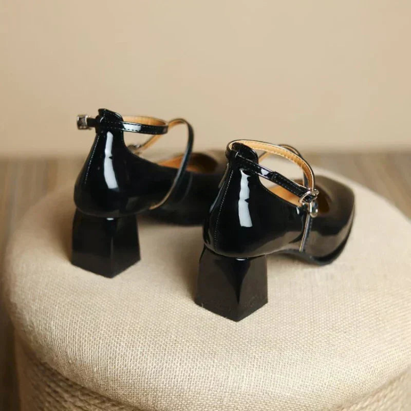 Elegante pumps met enkelbandje