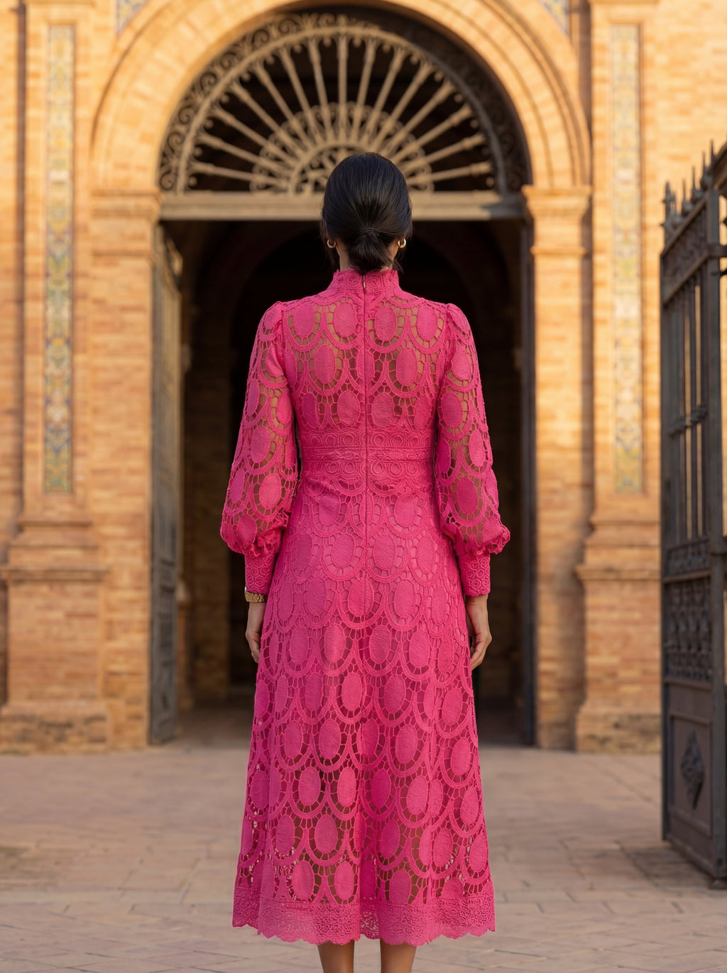 Carmona | Vestido de gola alta e mangas longas