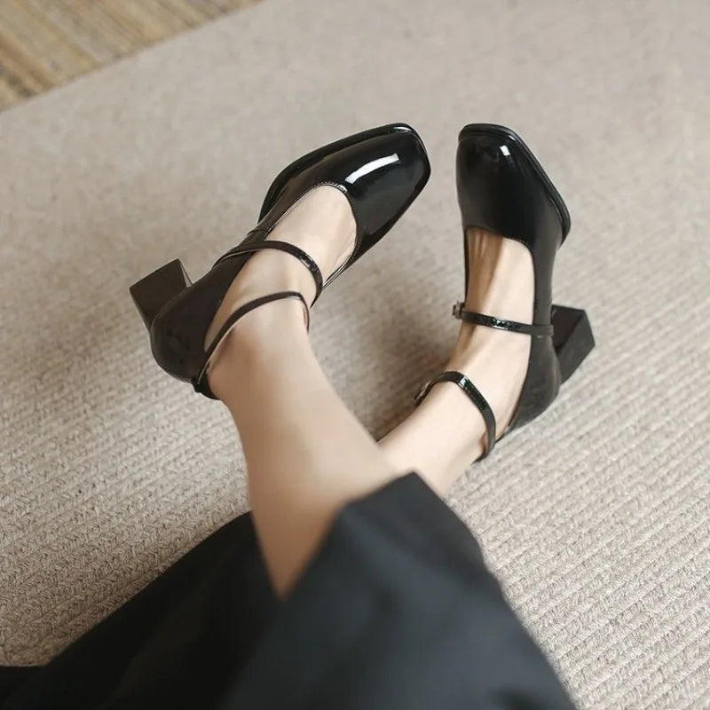 Elegante pumps met enkelbandje