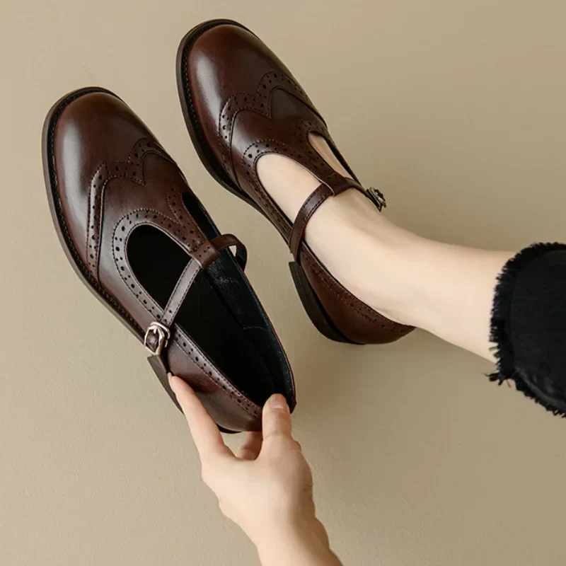 Mary Janes elegantes com tira em T