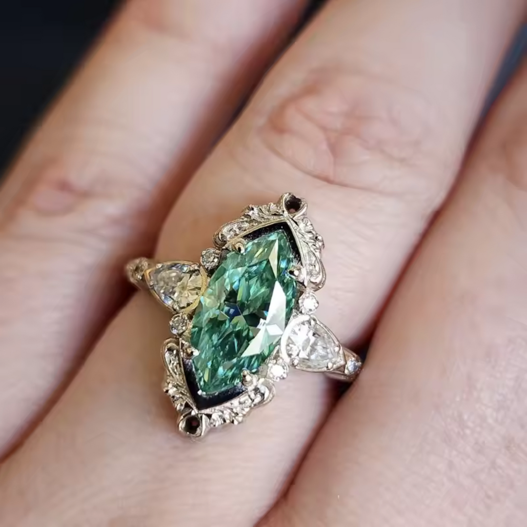 Vaelira Thornewyn Ring