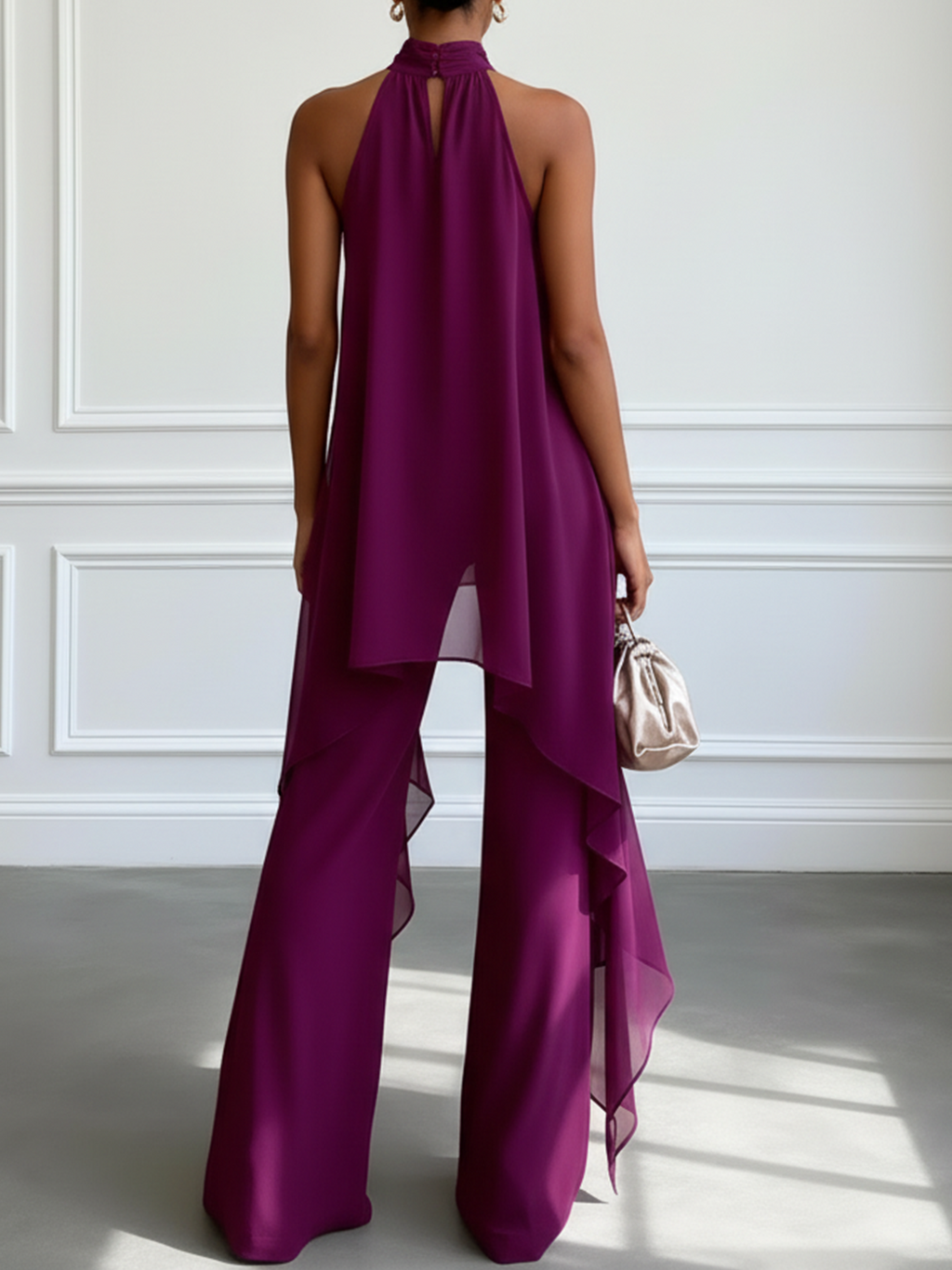 Conjunto de duas peças roxo elegante, com top frente única sem mangas e calça