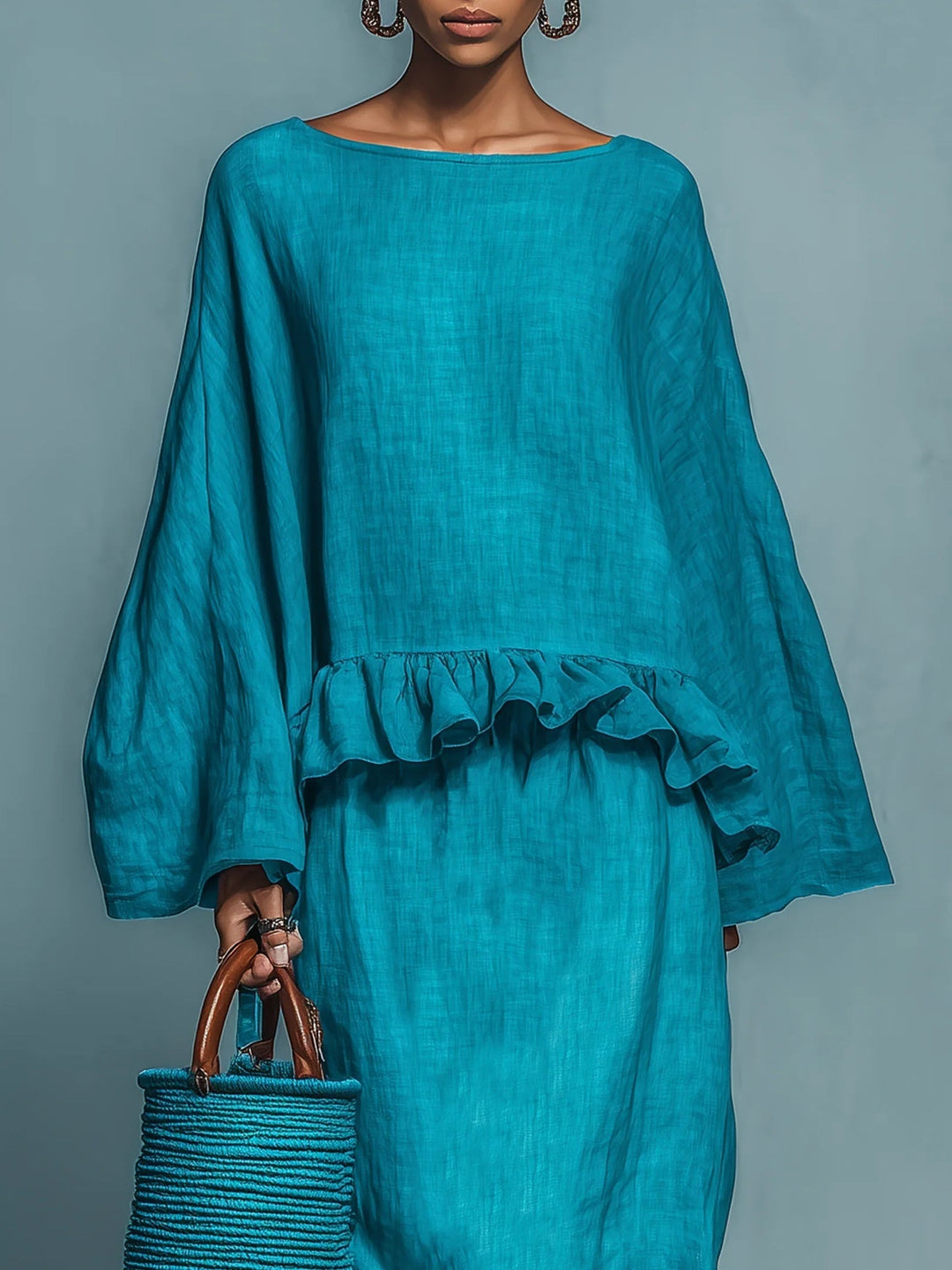 Conjunto de Blusa con Volantes y Falda Recta Sofía