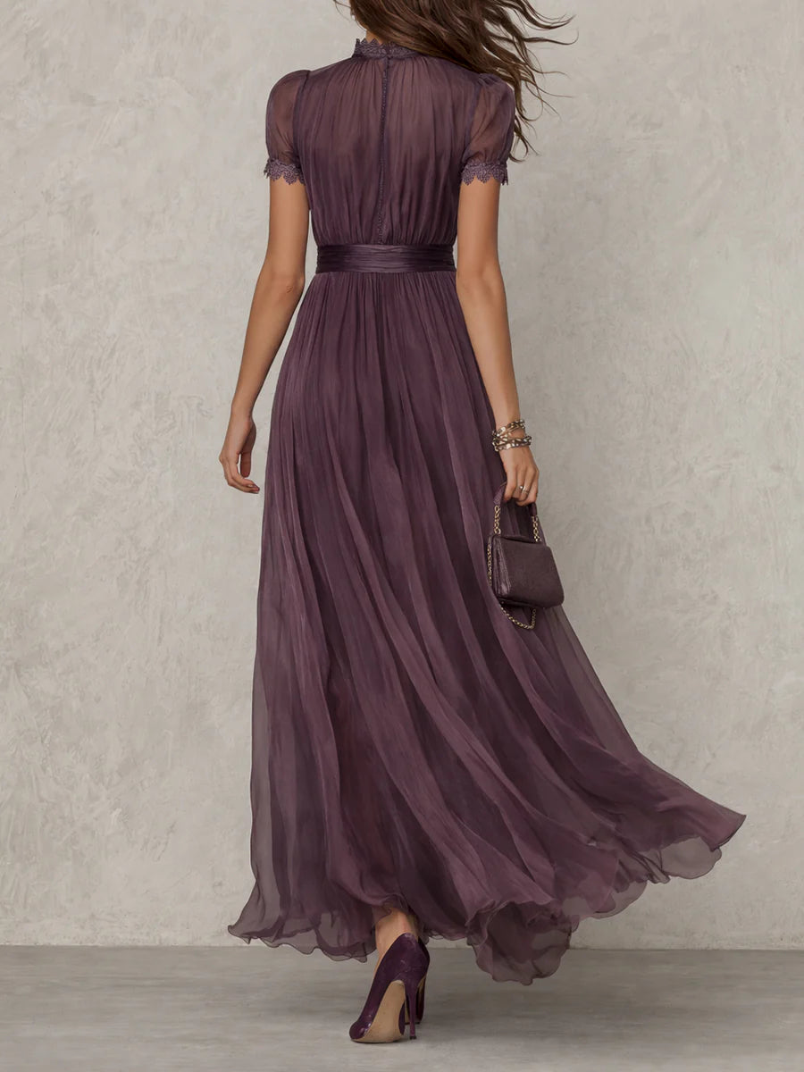 Flavia | Vestido longo roxo elegante com decote profundo e renda