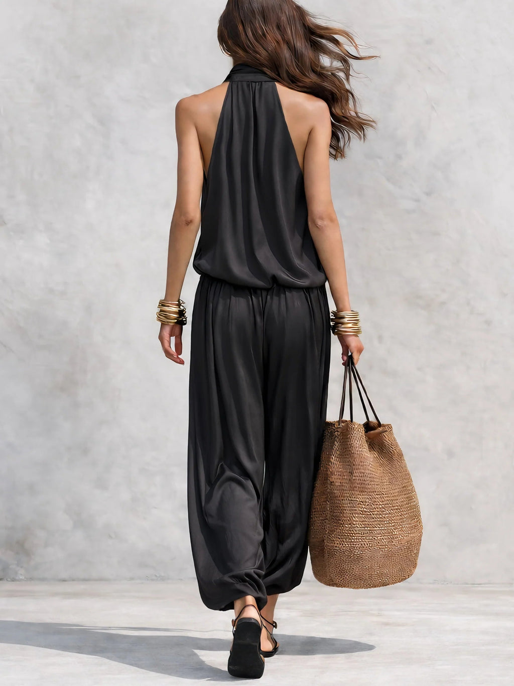 Conjunto de top con cuello halter y pantalones plisados Serena