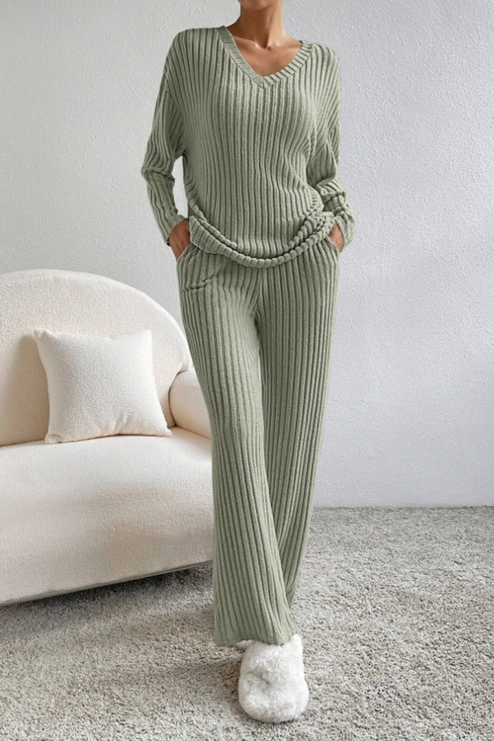 Conjunto Sofia de Top de Cuello en V Acanalado y Pantalones