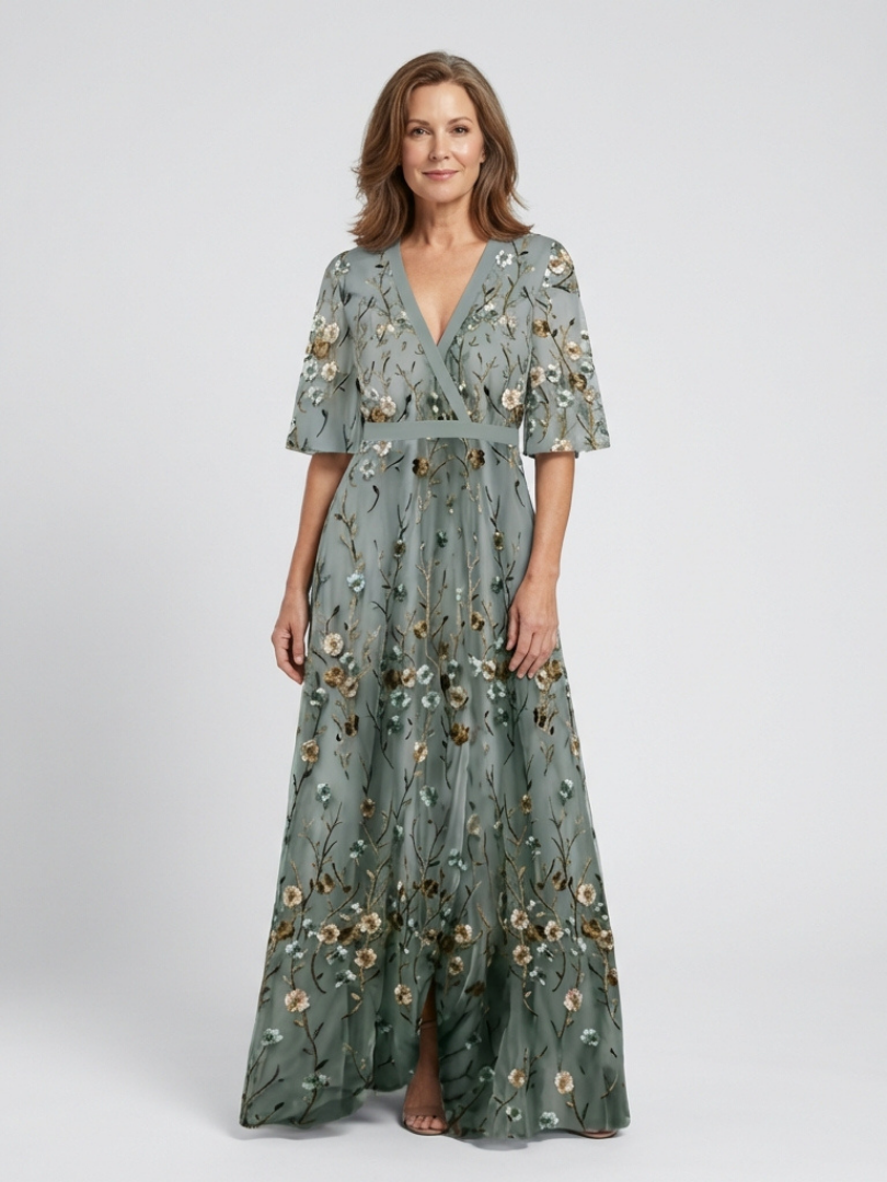 Evadne | Vestido Longo Floral com Decote em V e Mangas Curtas