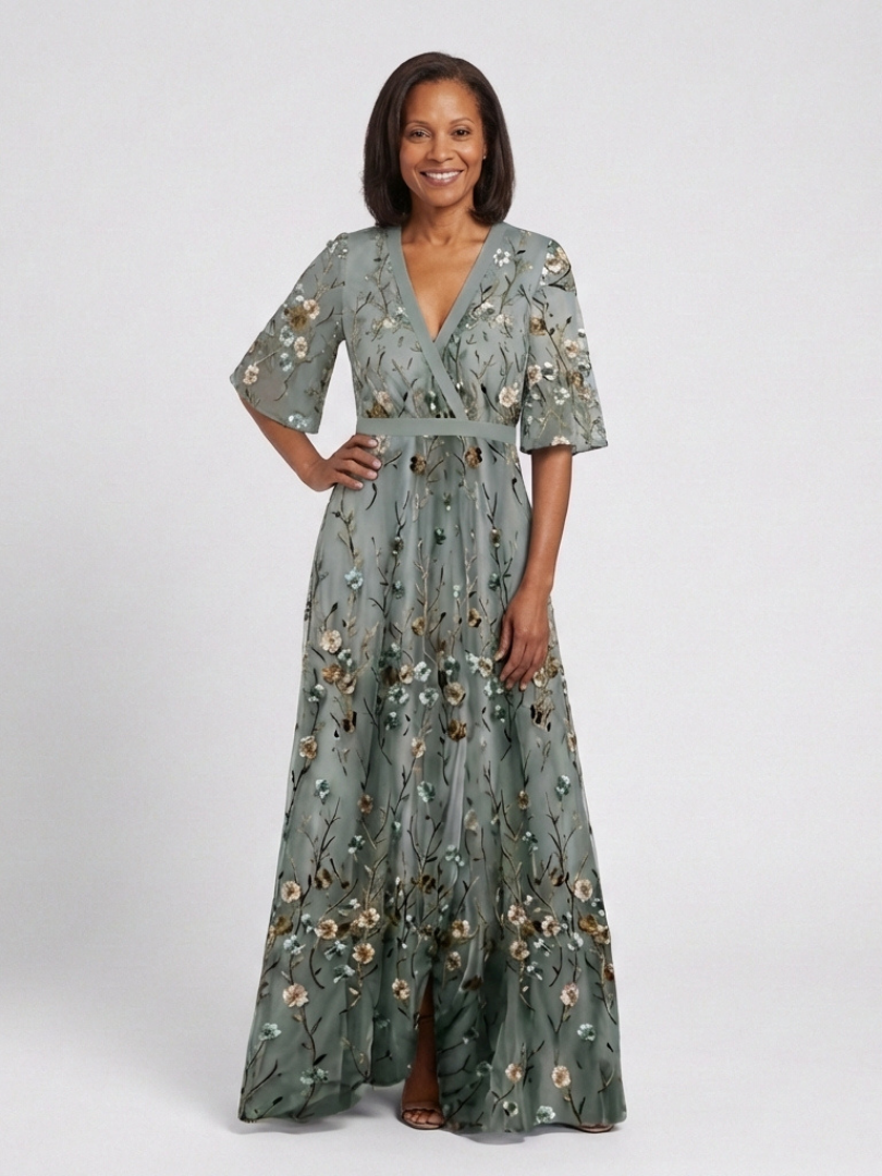 Evadne | Vestido Longo Floral com Decote em V e Mangas Curtas