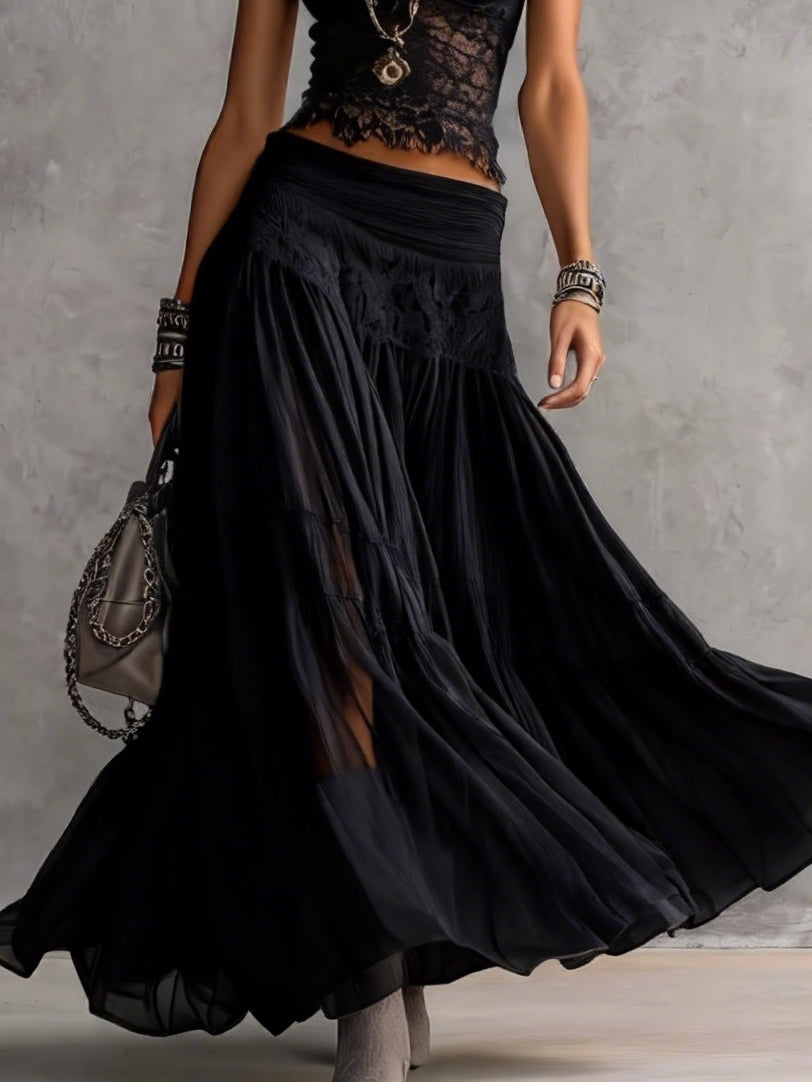 Conjunto de top negro transparente con paneles de encaje y falda maxi plisada