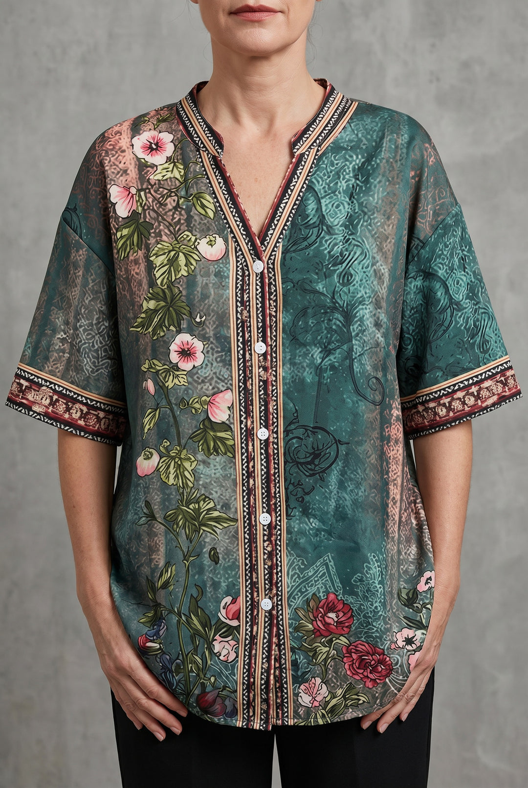 Braila | Blusa com Estampa de Pétalas em Aquarela